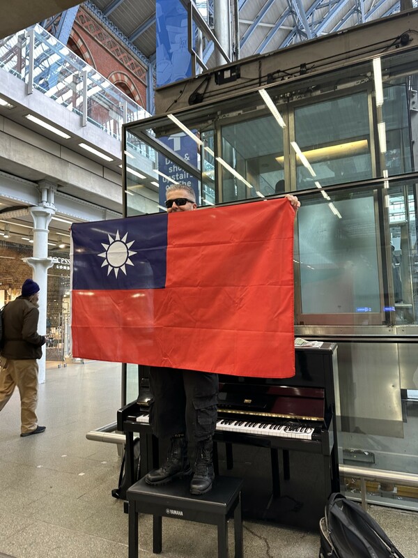 卡瓦納（Brendan Kavanagh）發文，希望在台灣的大家都安好，並為台灣禱告。 圖/取自Brendan Kavanagh臉書粉專