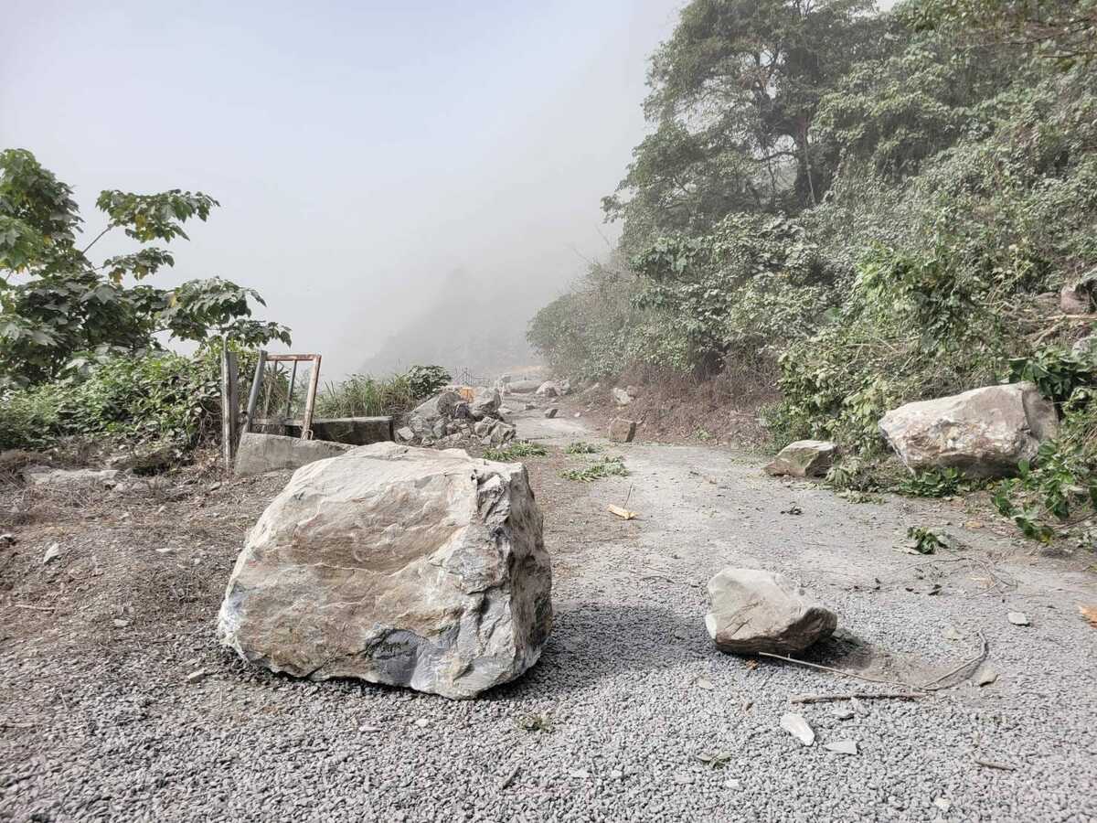 王薇君指出，如果地震發生再早一天，追思會可能就無法平安舉辦。如果地震發生再晚一天，返鄉祭祖掃墓的人潮也可能遭收到更大的傷害。 圖：翻攝自 王薇君 Facebook