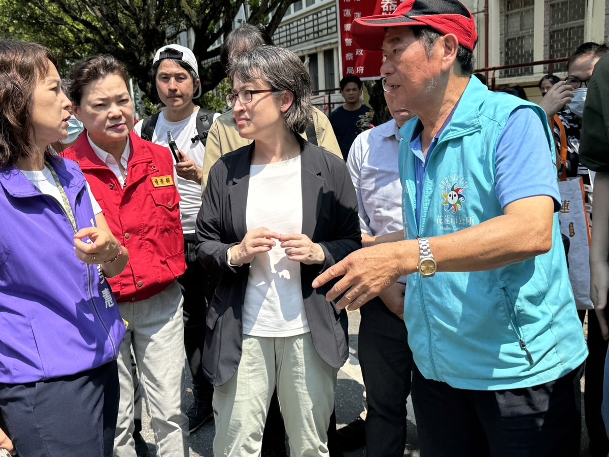 蕭美琴回到花蓮掌握地震後的第一線狀況。 圖：蕭美琴辦公室/提供