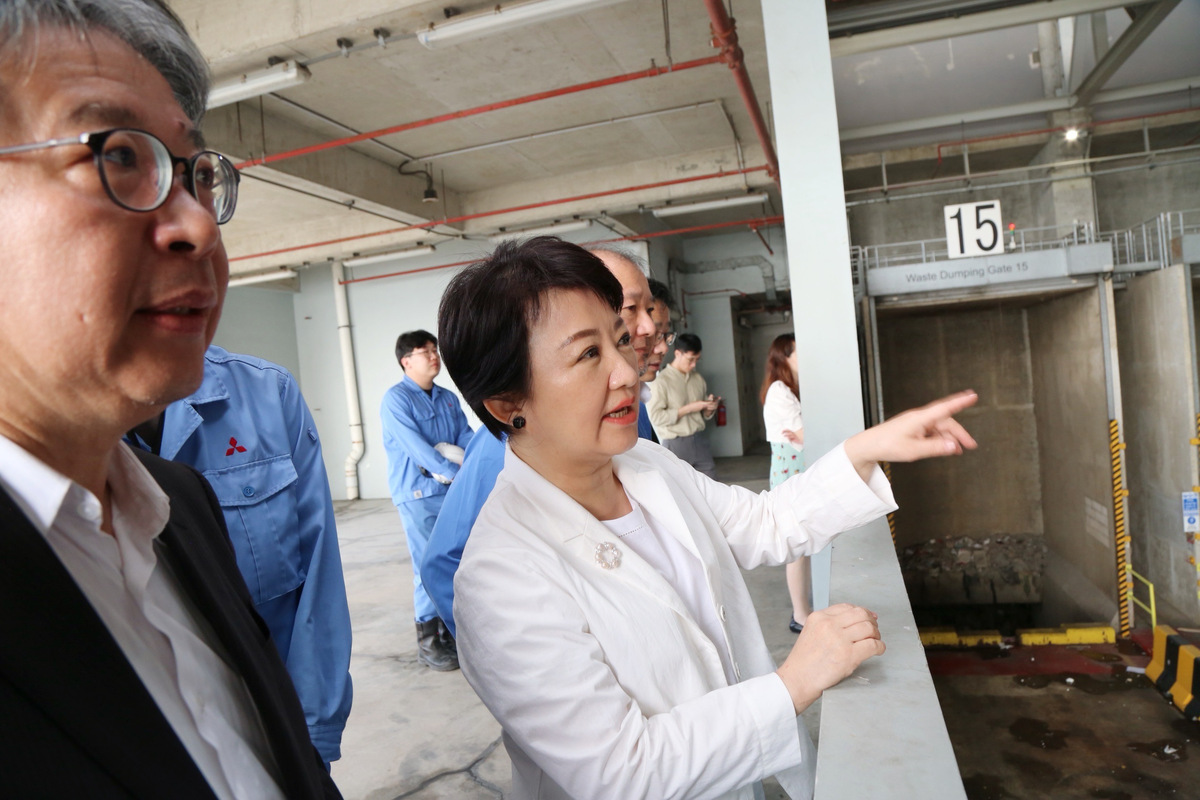 台中市環保局長陳宏益（左）稱「有中共思維介入台電規劃」，引發爭議。 圖：台中市政府/提供（資料照）