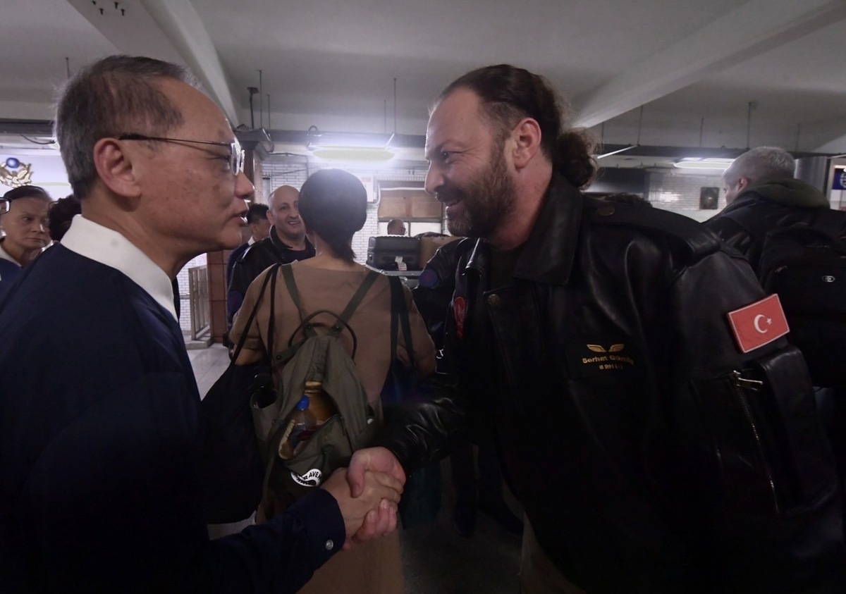 土耳其救援隊來台協助，慈濟執行長顏博文帶隊感恩。 圖／慈濟基金會提供