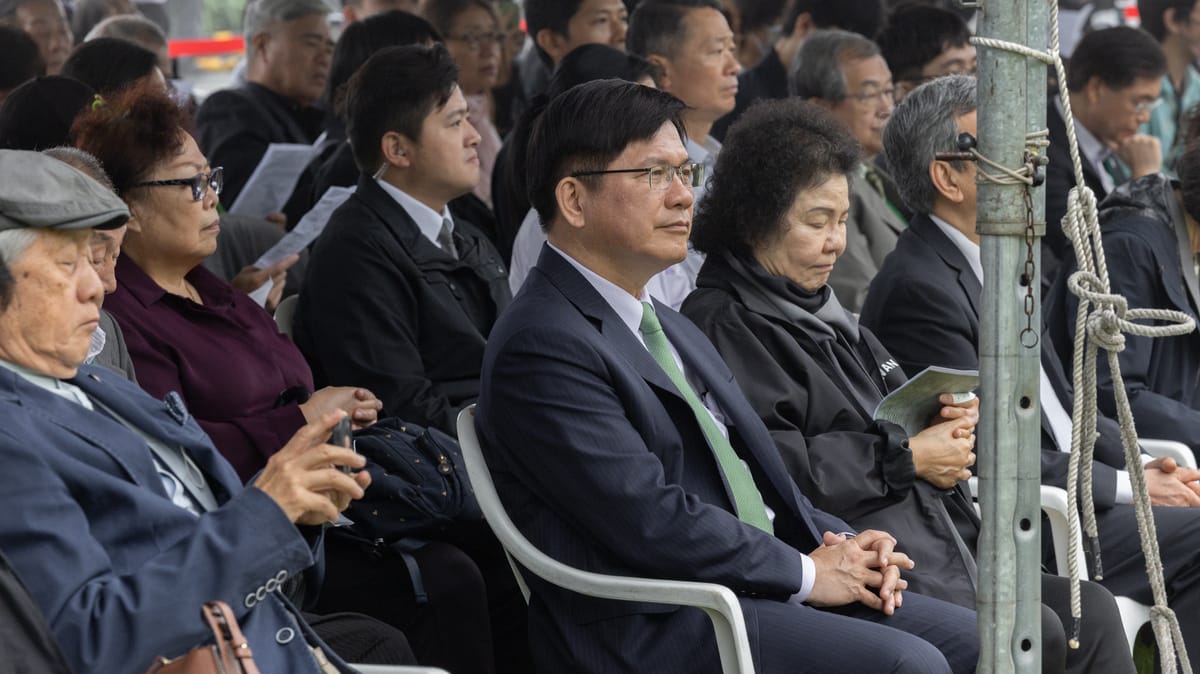 總統府秘書長林佳龍陪同蔡英文出席鄭南榕殉道35週年追思紀念會。 圖：總統府提供