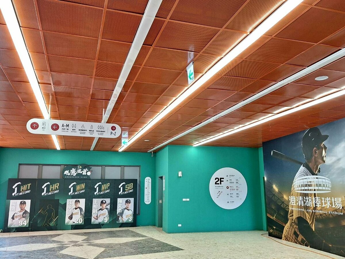 第一期整修工程包含大廳服務台。 圖：高雄市運發局/提供