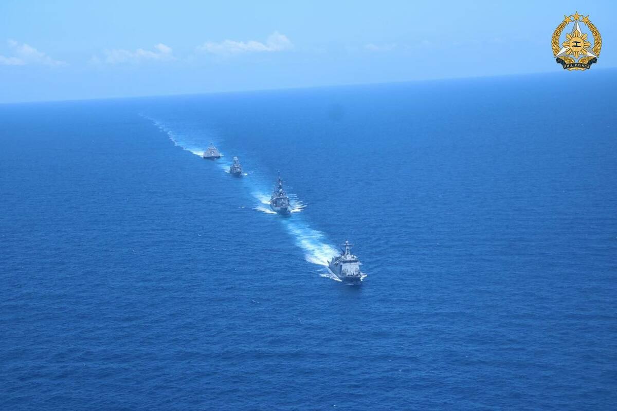 美國、日本、澳洲和菲律賓7日在南海舉行首次聯合軍演。 圖：取自 Armed Forces of the Philippines 臉書