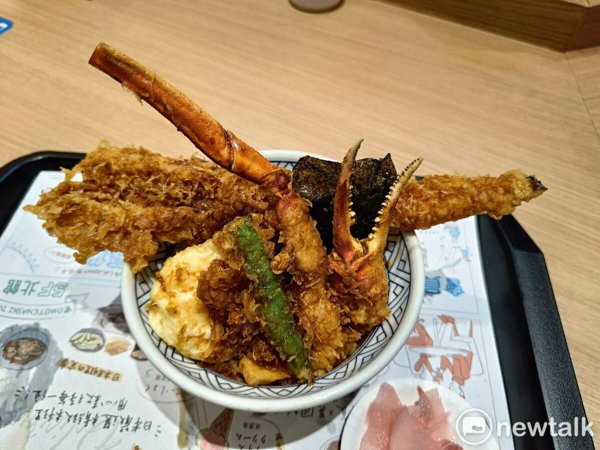 秋葉蟹特上天丼。 圖：唐復年/攝