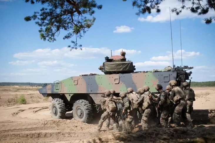 法國向外籍軍團所提供的武器裝備，都是法國一流裝備。 圖：翻攝自杜文龍