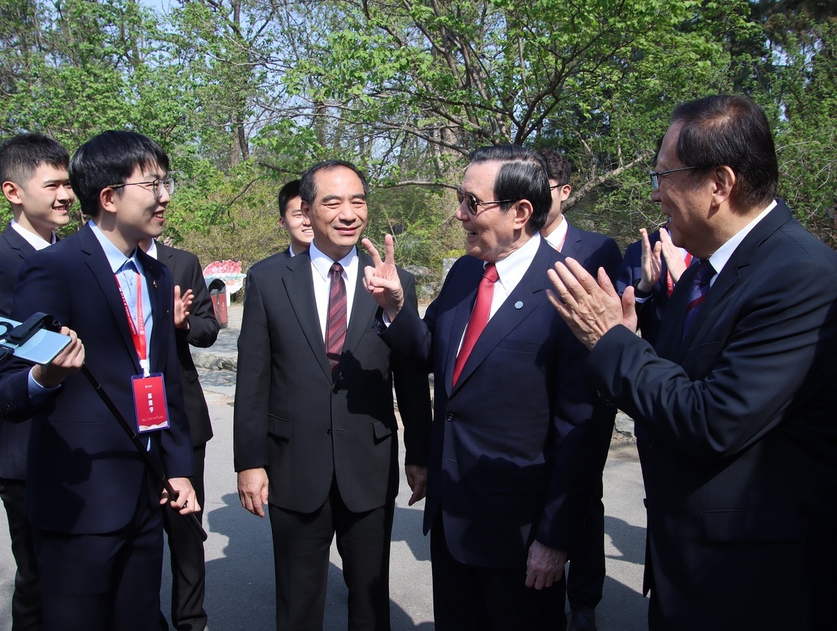 前總統馬英九9日下午率「大九學堂」學生，與北京大學師生交流。 圖：馬英九基金會提供
