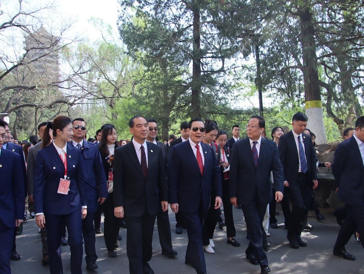 前總統馬英九9日下午率「大九學堂」學生，與北京大學師生交流。 圖：馬英九基金會提供