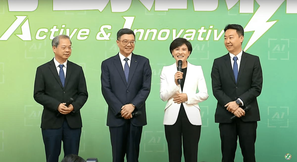 準行政院秘書長龔明鑫（左1）和準行政院長卓榮泰(左2)和準行政院副院長鄭麗君（左3)和準行政院發言人陳世凱（左4） 圖：翻攝自民進黨官方YT