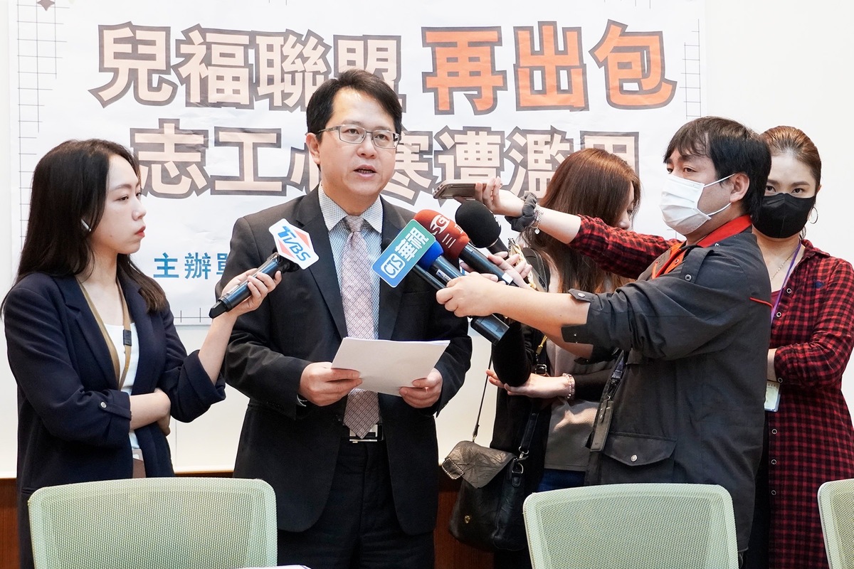 民進黨立委邱志偉接獲前兒盟志工爆料指「為非弱勢當免費家教」。 圖：立法委員邱志偉辦公室提供