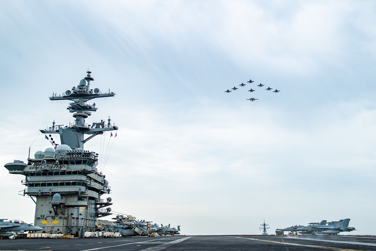 美日韓3國海軍海上聯合軍演，美國航空母艦「羅斯福號(CVN-71)」領軍。 圖：翻攝「X」@US7thFleet