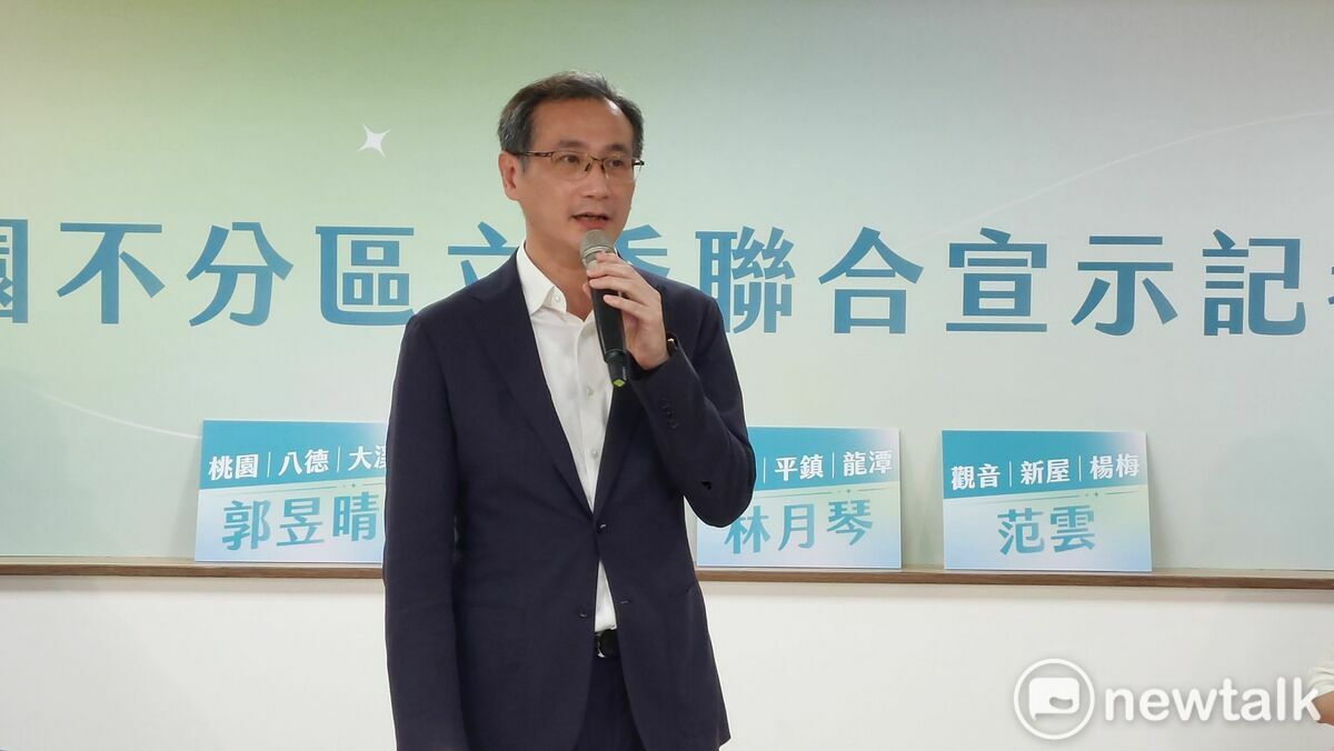 民進黨前立委鄭運鵬以日本動漫比擬退選的美國總統拜登。 圖：林昀真/攝（資料照）