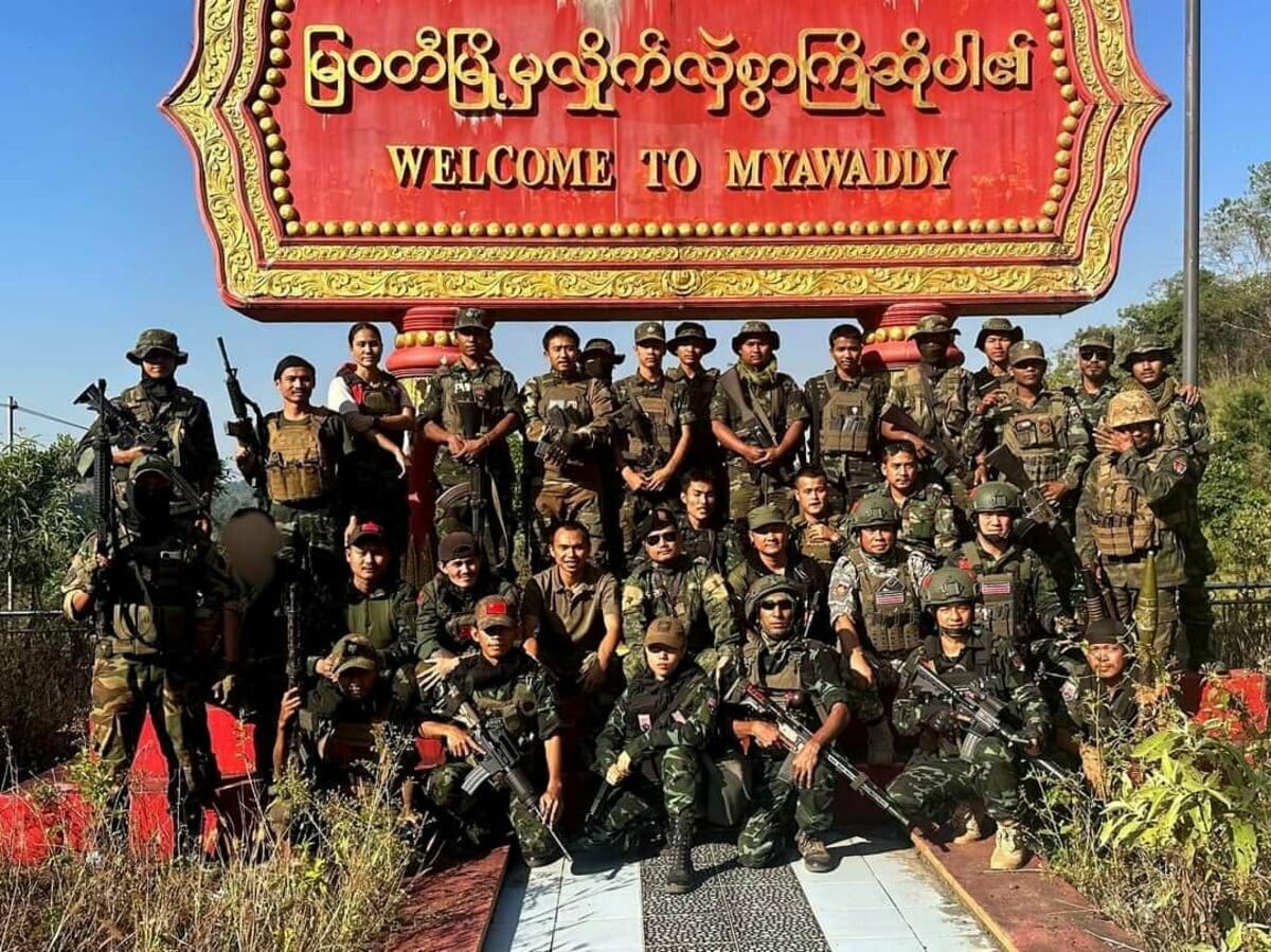 克倫族軍隊和盟軍 12 日宣布，他們從軍政府手中奪取了緬甸東部的妙瓦底。 圖：取自「X」@YPTActual