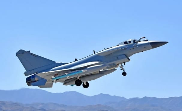中國製殲-10C戰機。 圖 : 翻攝自鋒芒FM