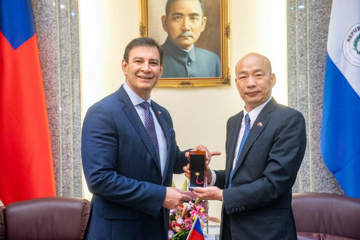 立法院長韓國瑜與巴拉圭歐斐拉參議長（Silvio Adalberto Ovelar Benítez）。 圖：立法院提供