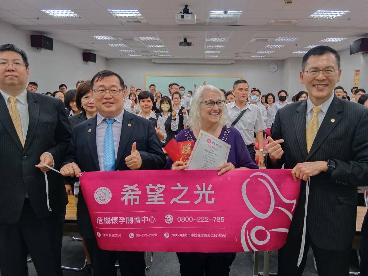 永慶不動產鴻麗事業團隊員工訓練兼做公益。 圖：孫家銘攝