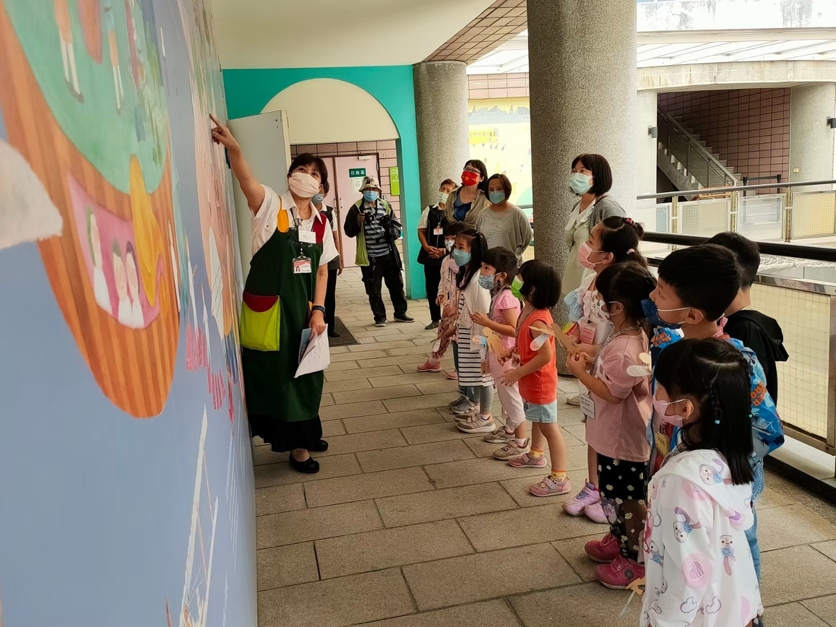 高雄兒美館導覽志工。 圖：高雄市立美術館/提供
