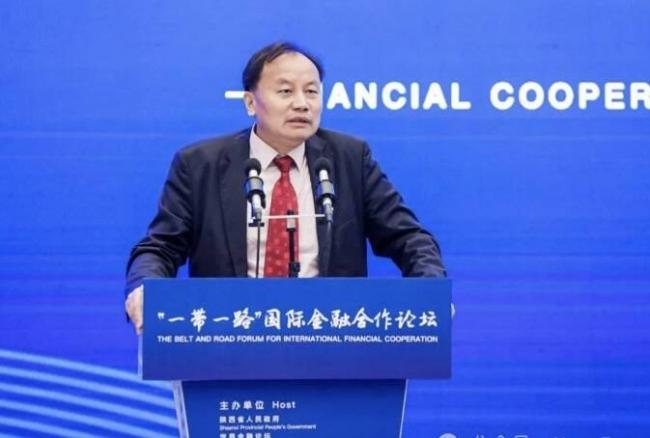 北京師範大學「一帶一路」學院執行院長胡必亮，因突發疾病醫治無效，於 2024 年 4 月 17 日在北京逝世，享年 62 歲。 圖：翻攝自微博