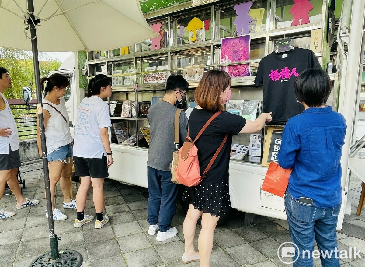 「我和我的閱讀藍圖市集」吸引各地閱讀愛好者熱烈參與。 圖：唐復年/攝