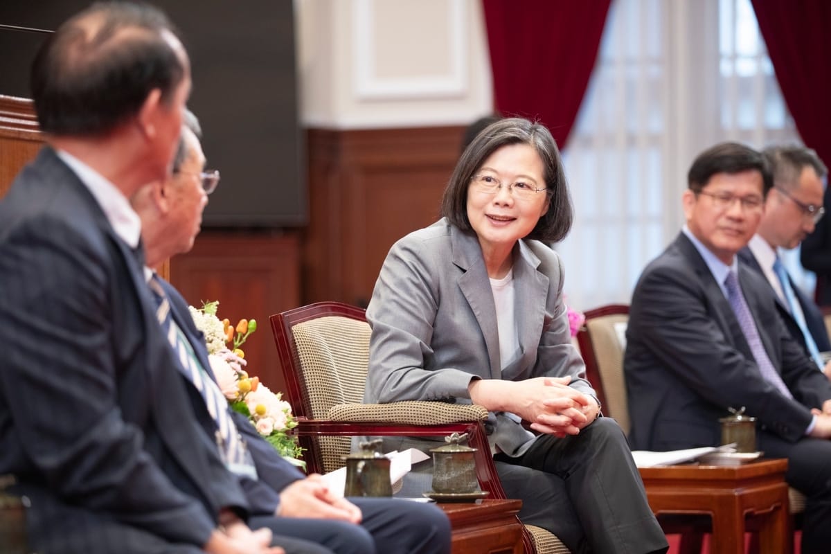蔡英文接見越柬寮僑胞回國訪問團。 圖：總統府提供