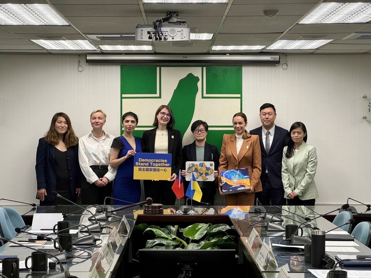 「烏克蘭自由民主聯盟」及民間團體訪團拜會民進黨中央黨部。 圖：民進黨提供