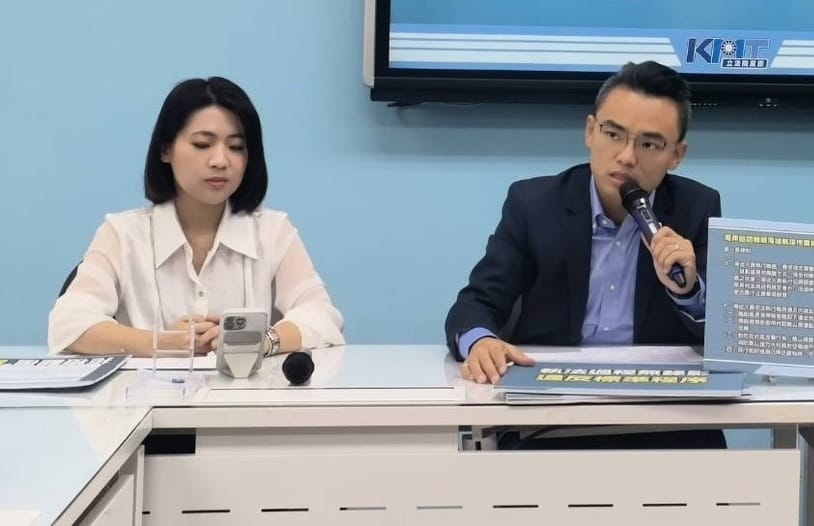 立法院國民黨團書記長洪孟楷(右)、副書記長徐巧芯(左)。 圖：國民黨立法院黨團提供