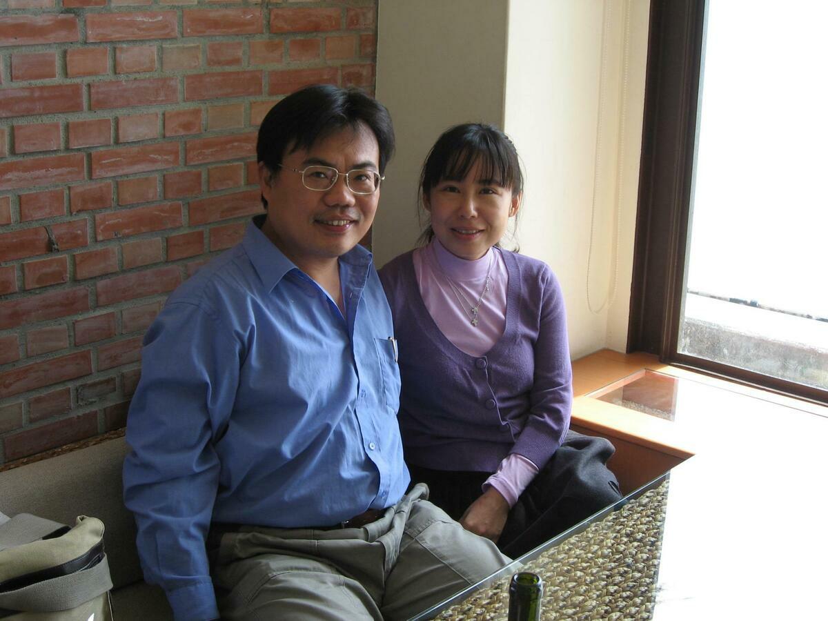 為《存股助理電子報》總編輯的謝富旭（圖左），在「高股息投資哲學」方面有他一定的見解。 圖：翻攝自謝富旭臉書