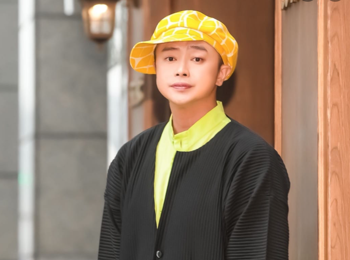 彈頭日前到非洲模里西斯共和國潛水時，因觸碰鯨魚而遭到網友砲轟。 圖：翻攝自彈頭FB