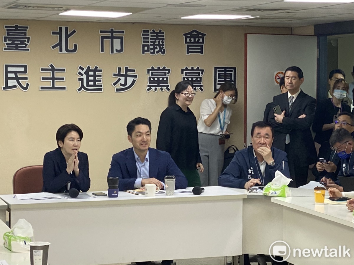 台北市長蔣萬安赴民進黨北市議會黨團說明本會期重大議法案。 圖：周煊惠 / 攝
