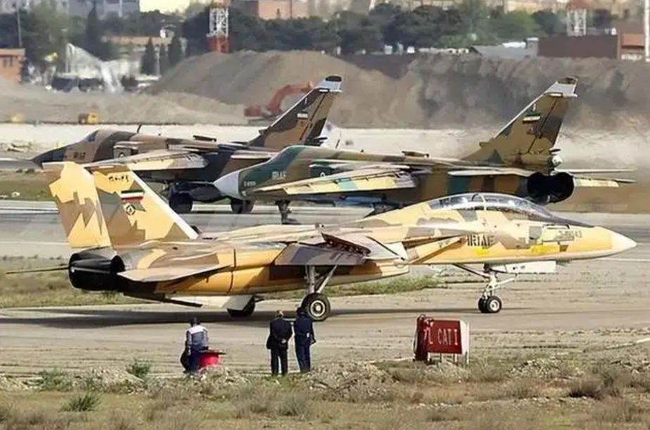 伊朗空軍現役戰機。 圖：翻攝自海事先鋒
