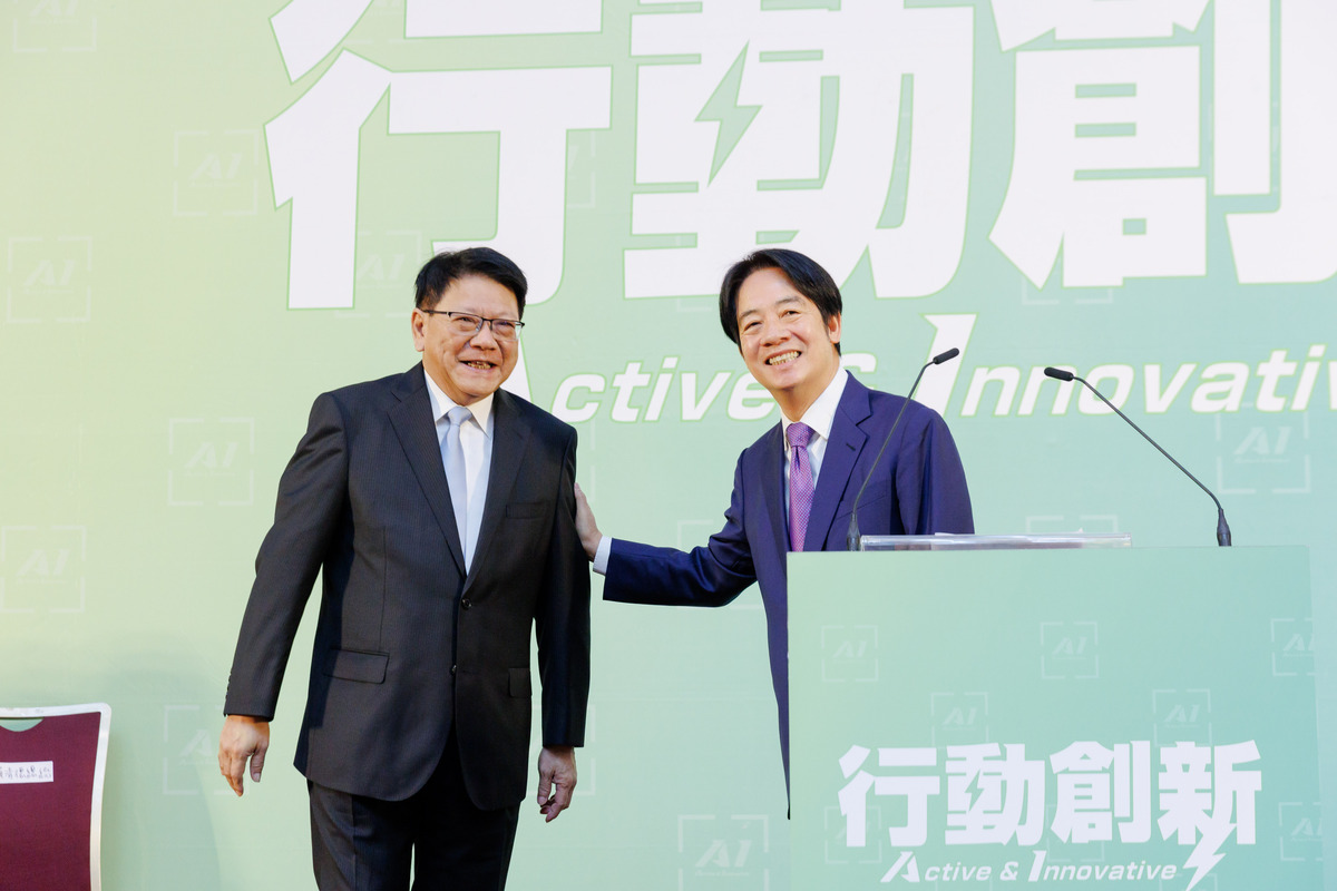 賴清德宣布潘孟安出任總統府秘書長。 圖：民進黨提供