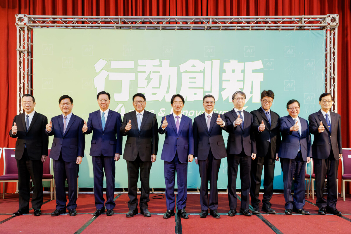 賴清德舉行記者會，宣布國安、外交團隊人事。 圖：民進黨提供