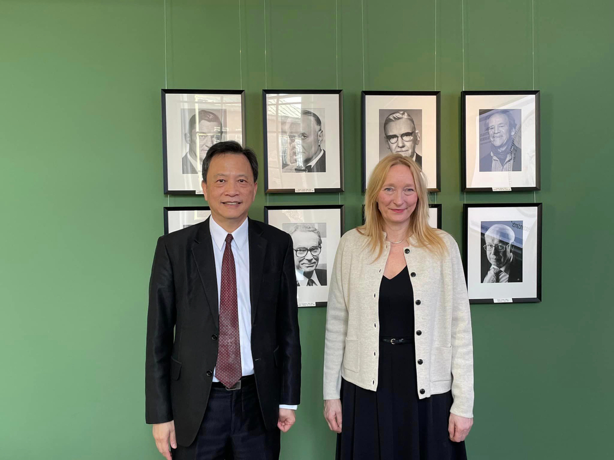 我駐瑞典代表谷瑞生（左）日前前往瑞典國會演說，並籲請各界支持台灣參與世界衛生組織。 圖：駐瑞典代表處提供