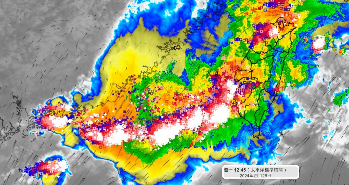 氣象達人彭啟明表示，目前雷雨胞持續移入，雖帶來豐沛雨量會解渴，但離致災也常是一線之隔。 圖：取自彭啟明臉書