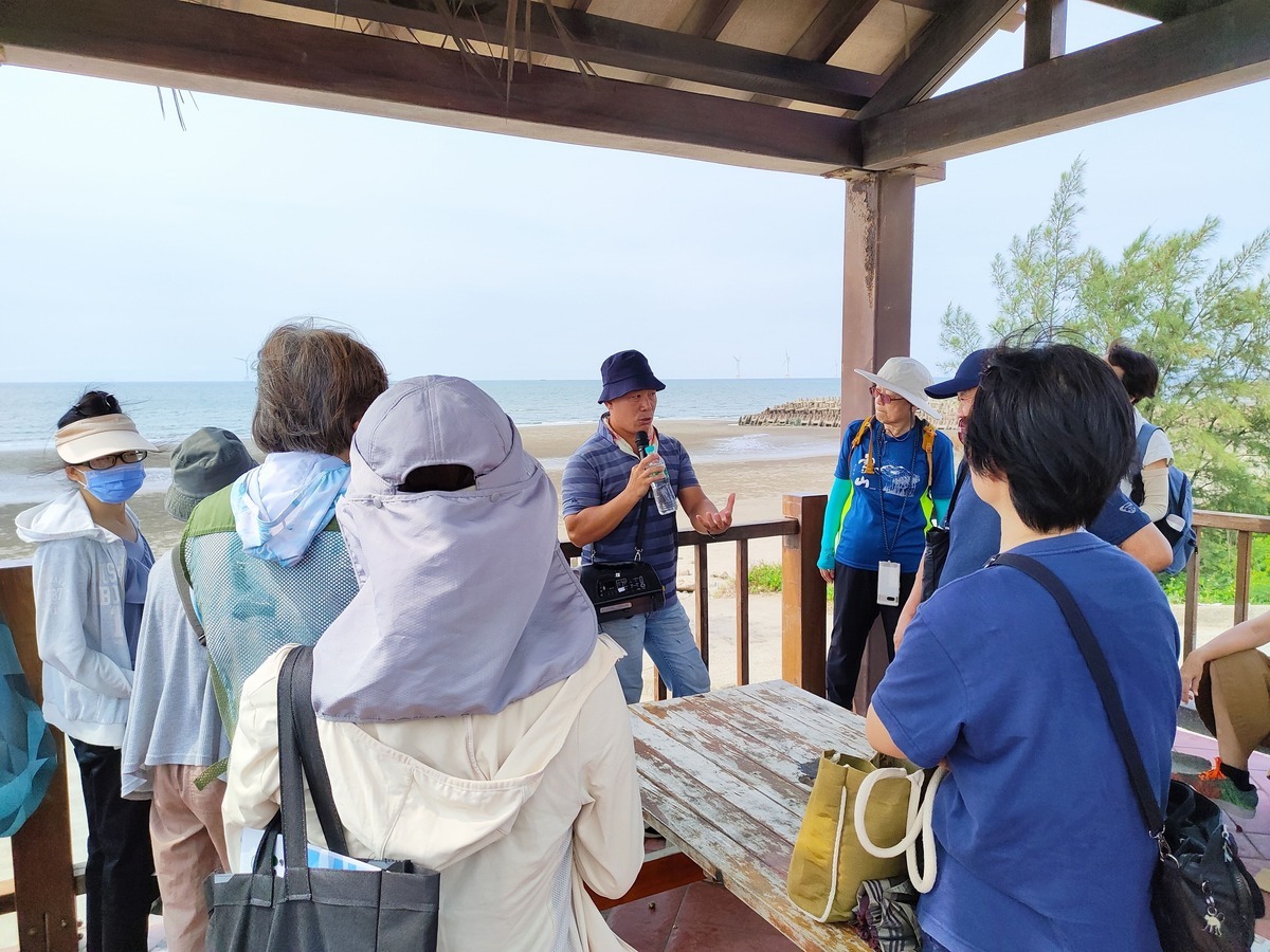 白海豚生態旅遊-水尾社區導覽解說。 圖：海洋保育署／提供