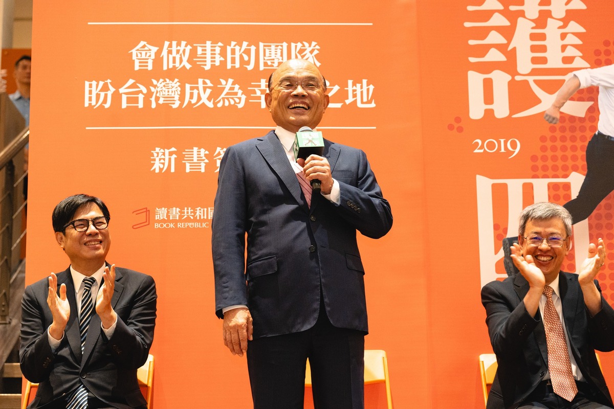 蘇貞昌行政院長任內推動「班班有冷氣」等有感政策，受到國人高度評價。 圖：翻攝自蘇貞昌臉書