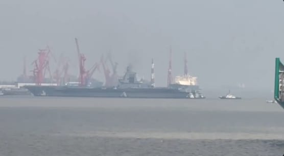 中國第三艘航母「福建艦」今正式下水海試。 圖/翻攝自X社群平台