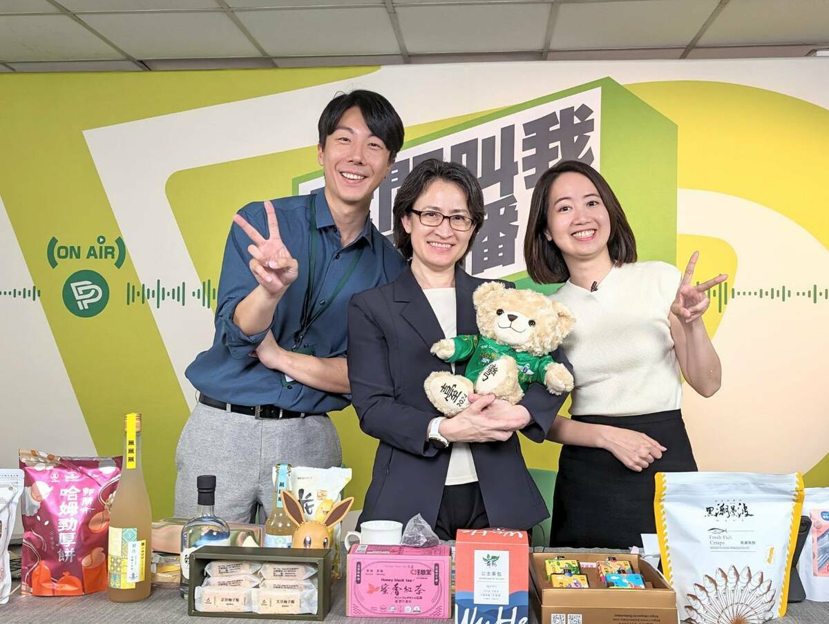 蕭美琴登上民進黨直播節目《老闆叫我開直播》。 圖：民進黨提供