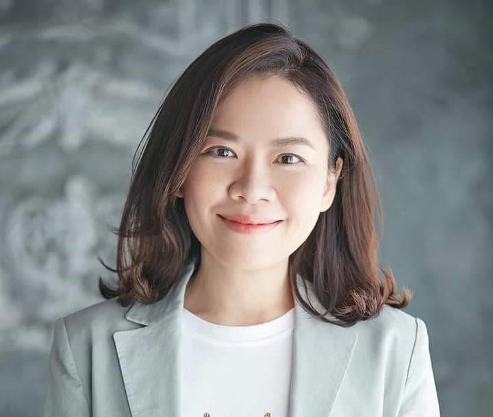 周玲妏為照顧最近開腦的先生離開高市府，未來回鍋政壇機會不高。 圖：翻攝臉書