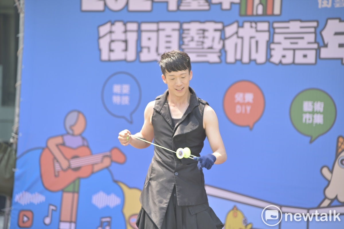 今動特別邀請進軍太陽馬戲團的段智敏開場演出。 圖：唐復年/攝