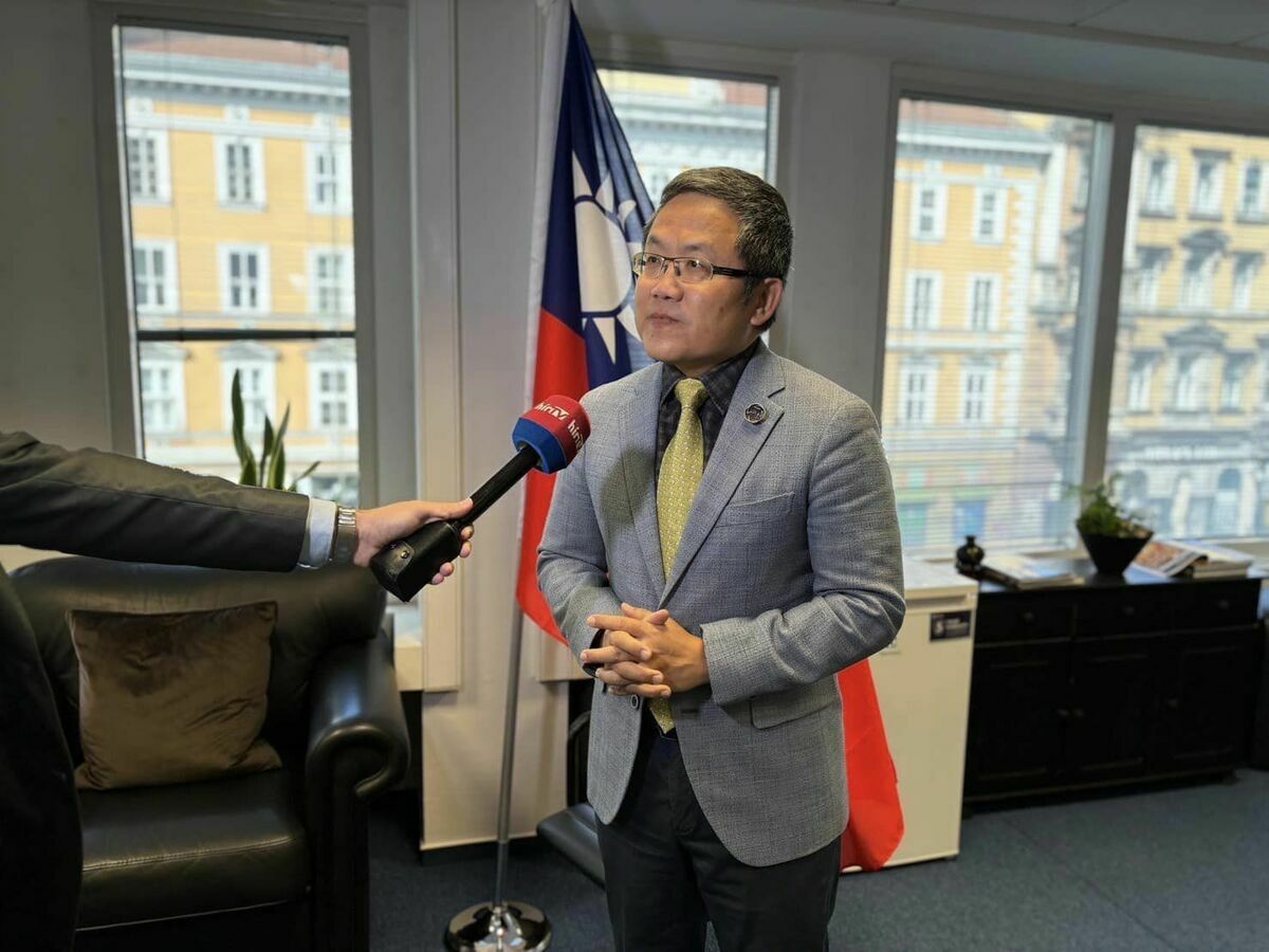 駐匈牙利大使劉世忠闢台灣發聲，外交成果豐碩。 圖：翻攝自劉世忠臉書
