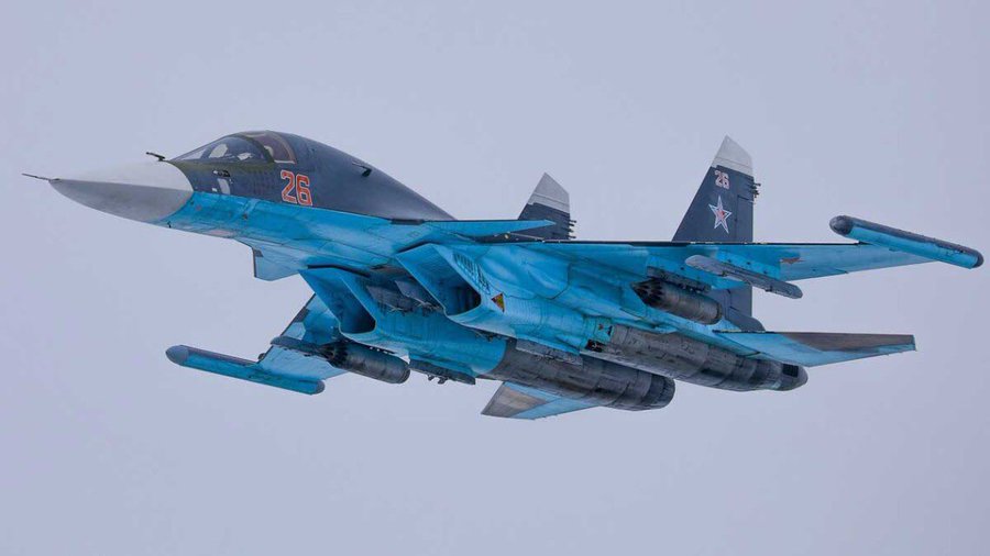俄軍Su-34 轟炸機受到損壞。 圖：翻攝自 Ukrainian Front X（前推特）帳號