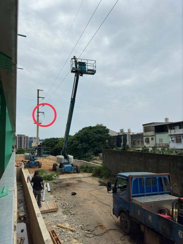 桃園市今日下午1時30分再度傳出蘆竹區大停電，根據統計共有1萬1545戶無預警大停電，影響範圍包括營盤里、瓦窯里，再度引起民怨。 圖：台電公司／提供