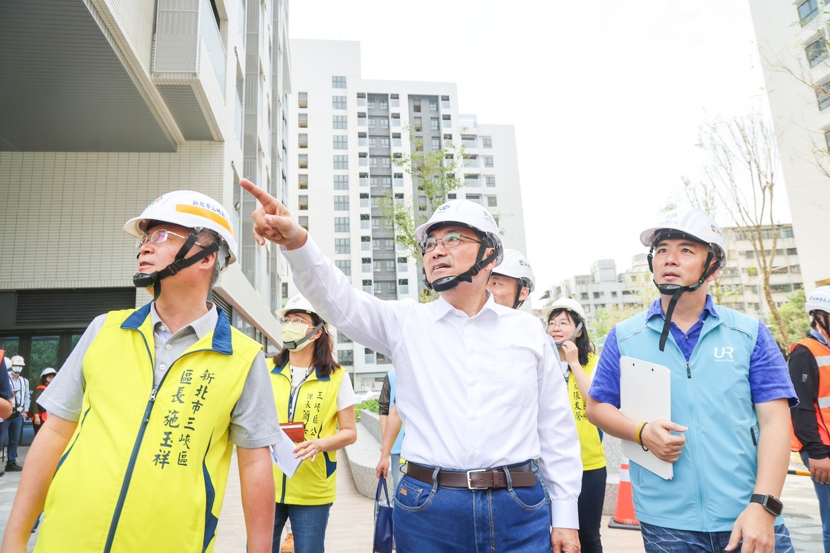 侯友宜視察國光二期社會住宅。 圖：新北市政府/提供