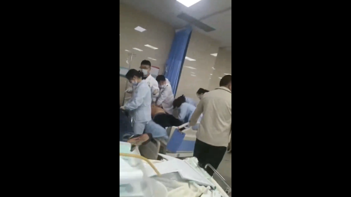 網傳現場搶救畫面。 圖 : 翻攝自影片