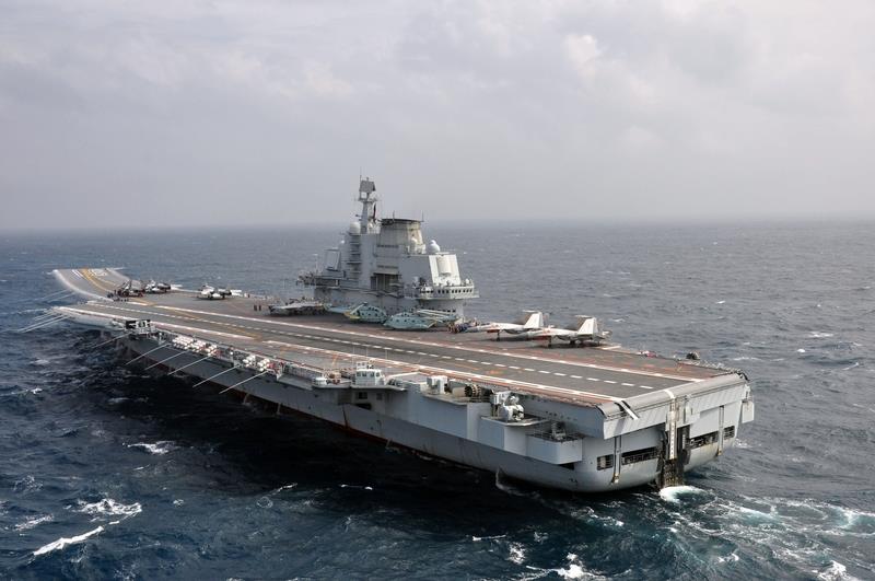 中國航空母艦遼寧艦訪港   軍事迷發現生鏽掉漆 圖: 翻攝自中新社