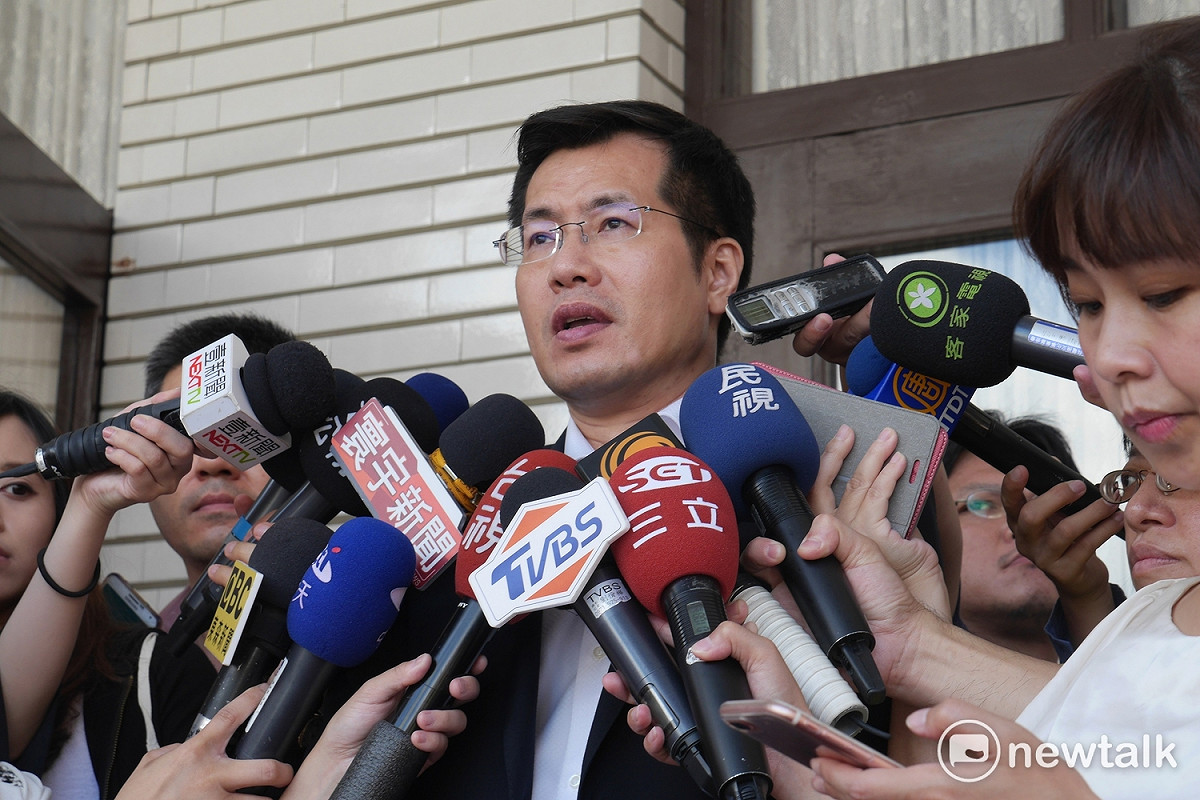 李大維近期深陷護照內頁圖片誤植風波。對此，羅致政今（2）日受訪表示，護照不是政策錯誤，是執行錯誤，所以部長不用對此負責。 圖：新頭殼資料照