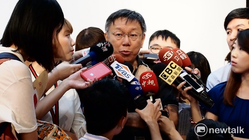 台北市長柯文哲今日參訪Gamania遊戲橘子附設幼兒園「幼橘園」。 圖 : 周煊惠／攝