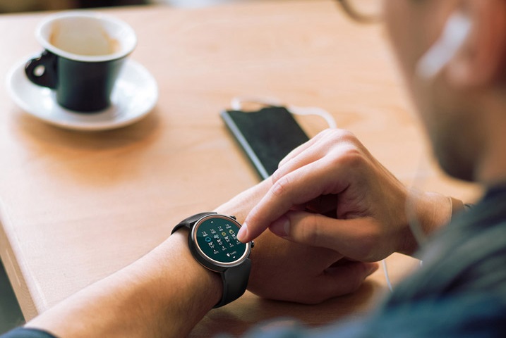 Asus旗下的智慧穿戴裝置Zenwatch，多次傳出Zenwatch 2、3能夠升級作業系統的傳聞，然而每每卻都只是不了了之；而這次，Asus正式確認，Zenwatch 2將在7月底至8月，Zenwatch 3將在7月11日，獲得系統升級，正式進入Android Wear 2.0時代。 圖：翻攝自Asus