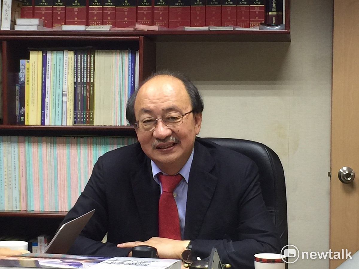 民進黨團總召柯建銘5日表示，依時程計算，下次臨時會確定在12日舉行，上午舉行談話會，下午行政院長林全就可以到立法院報告特別預算。 圖：林人芳／攝